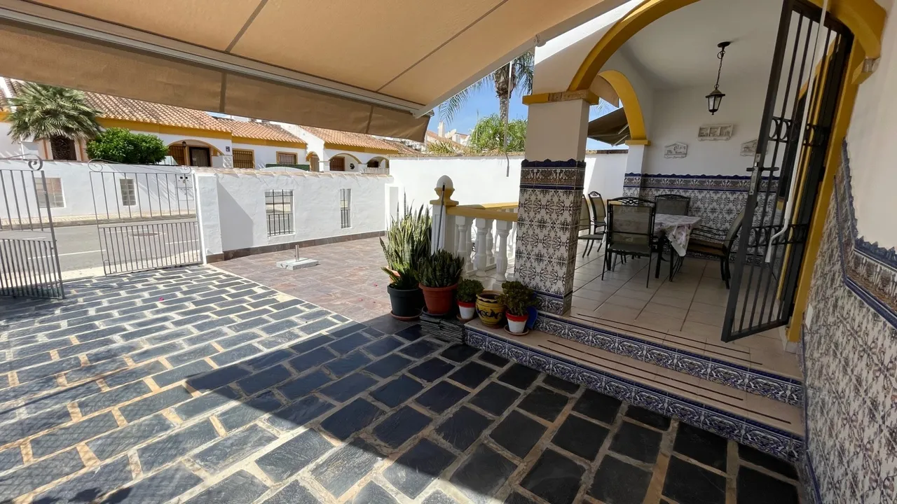 Geschakelde woning (Townhouse) te koop in Torre de la Horadada, Murcia, Spanje