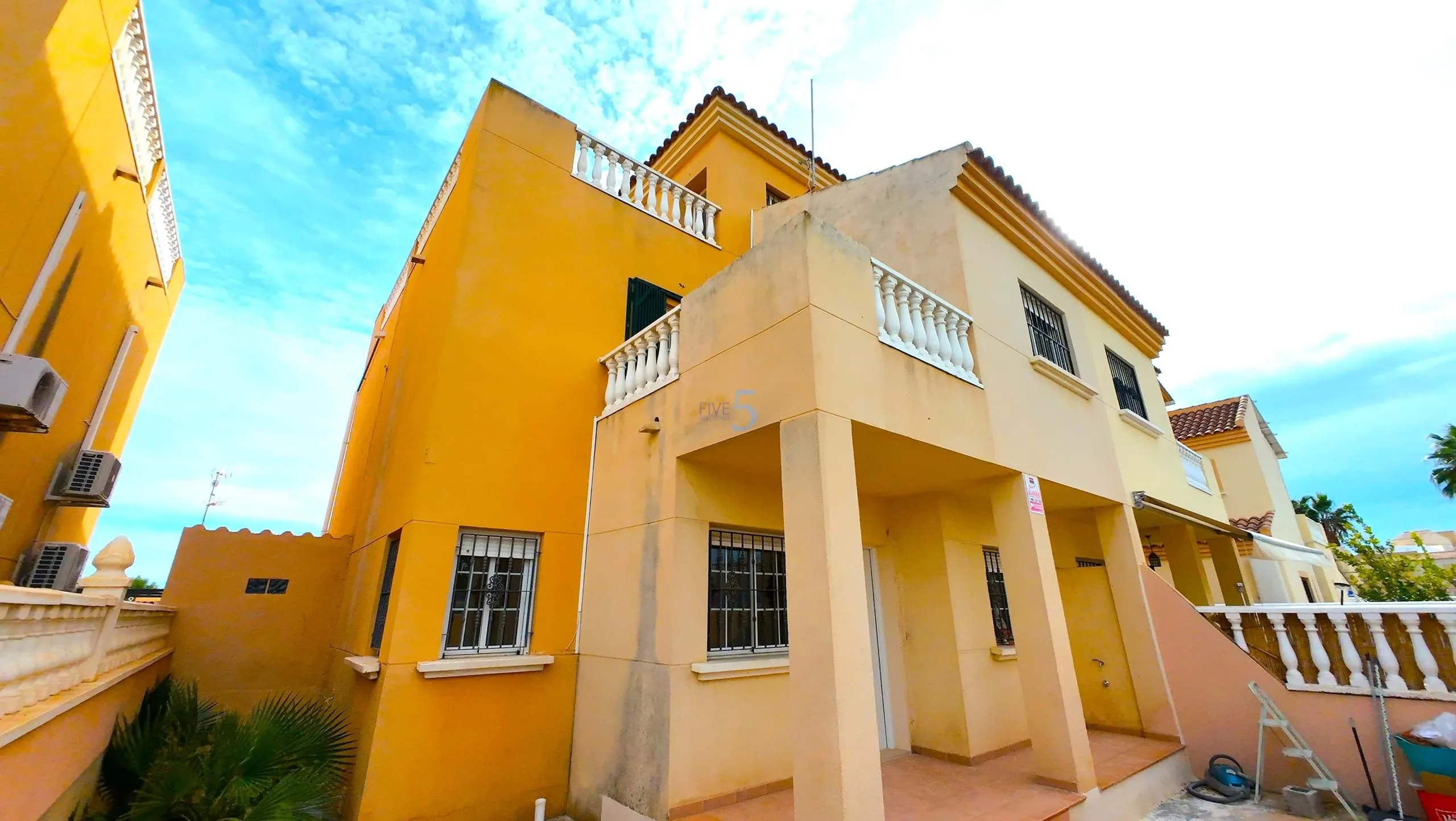 Geschakelde woning (Townhouse) te koop in Torrevieja, Alicante, Spanje