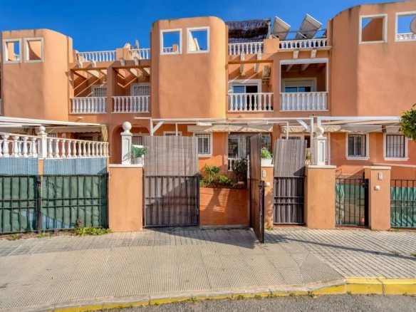 Geschakelde woning (Townhouse) te koop in Torrevieja, Alicante, Spanje