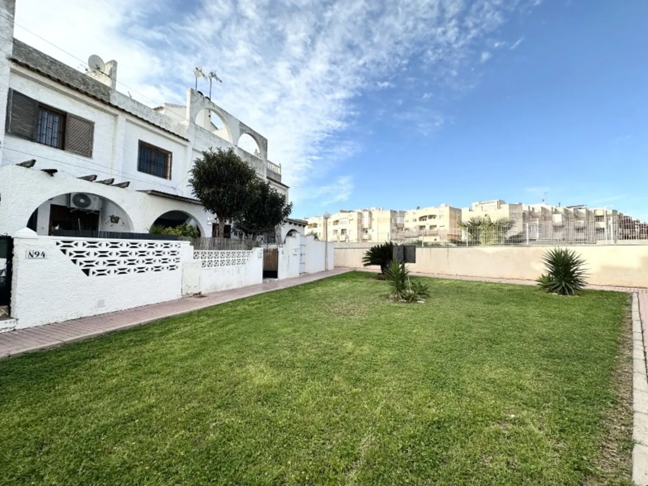 Geschakelde woning (Townhouse) te koop in Torrevieja, Alicante, Spanje