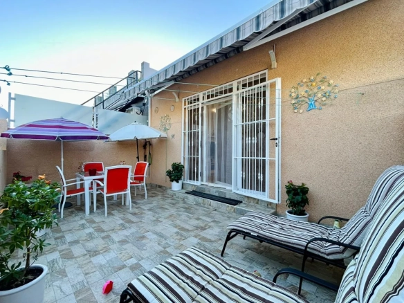 Geschakelde woning (Townhouse) te koop in Torrevieja, Alicante, Spanje