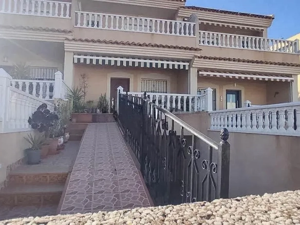 Geschakelde woning (Townhouse) te koop in Torrevieja, Alicante, Spanje