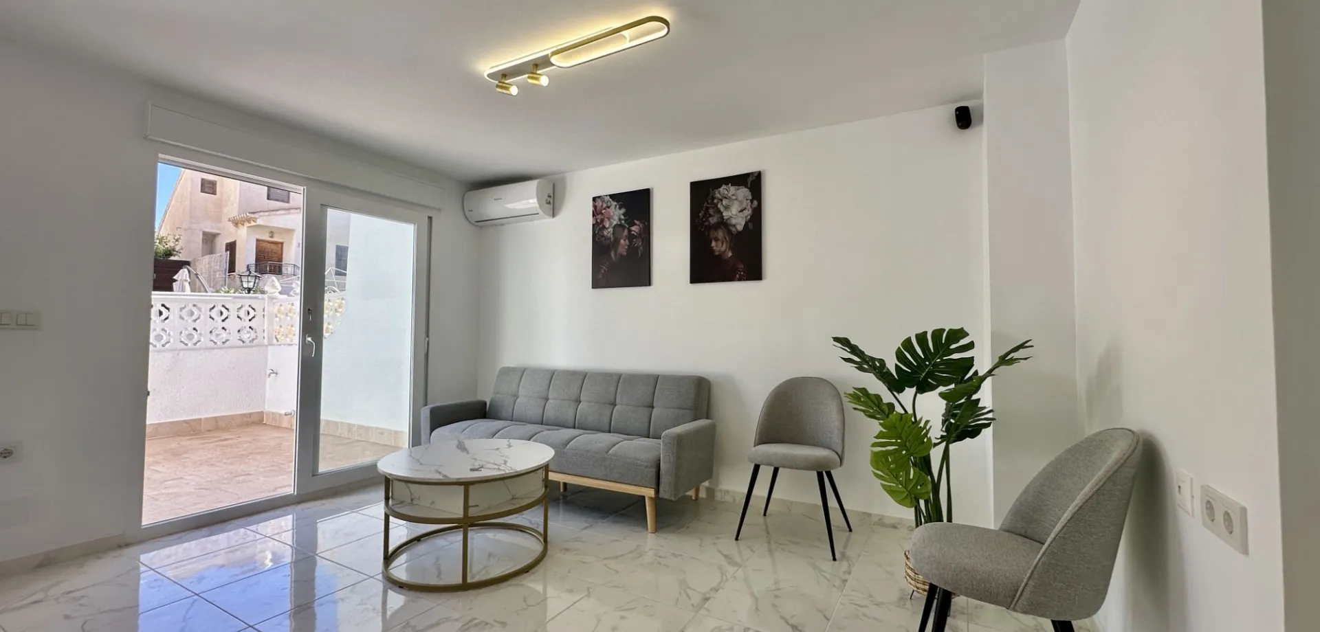 Geschakelde woning (Townhouse) te koop in Torrevieja, Alicante, Spanje