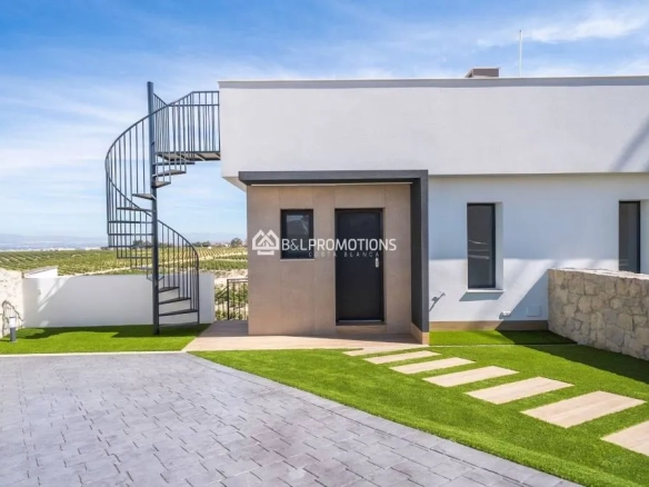 Half-vrijstaande woning te koop in Alicante, Costa Blanca South (Alicante), Spanje