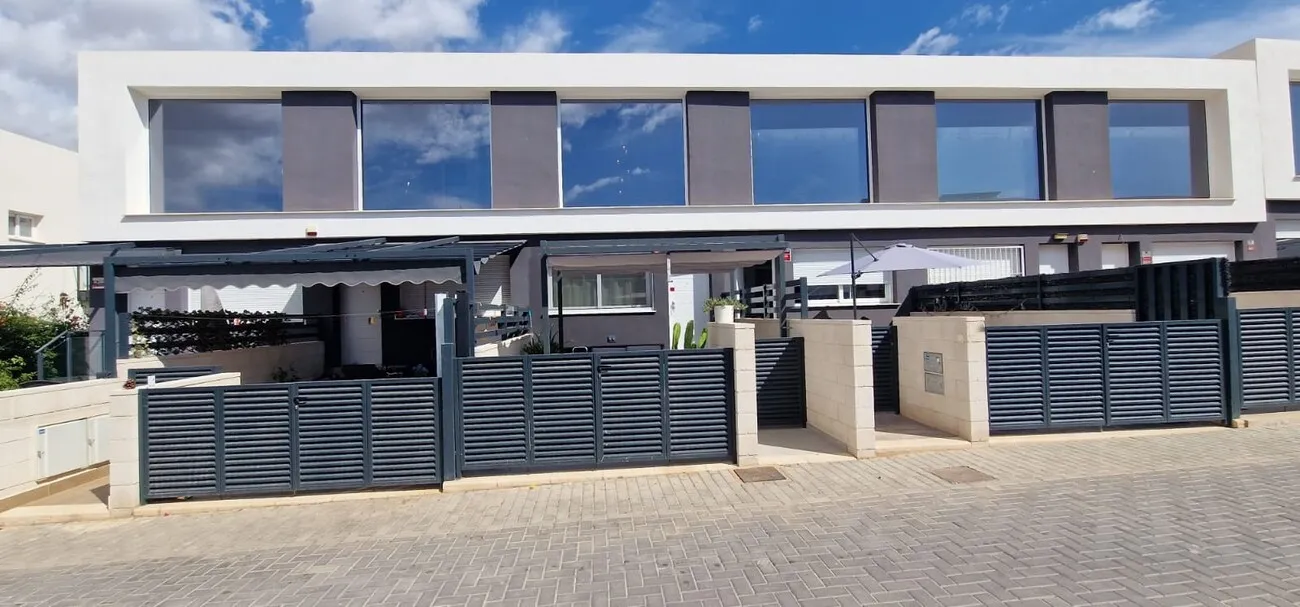 Half-vrijstaande woning te koop in Elche, Alicante, Spanje