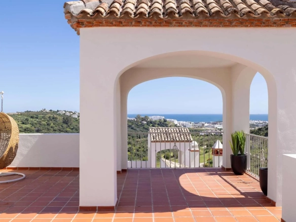 Half-vrijstaande woning te koop in Estepona, Malaga, Spanje