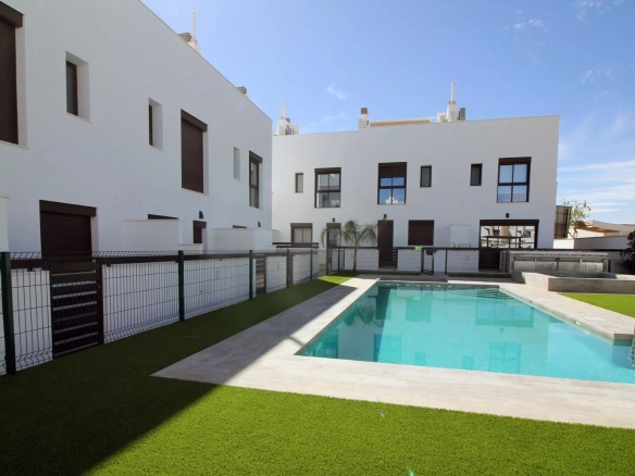 Half-vrijstaande woning te koop in Orihuela, Alicante, Spanje