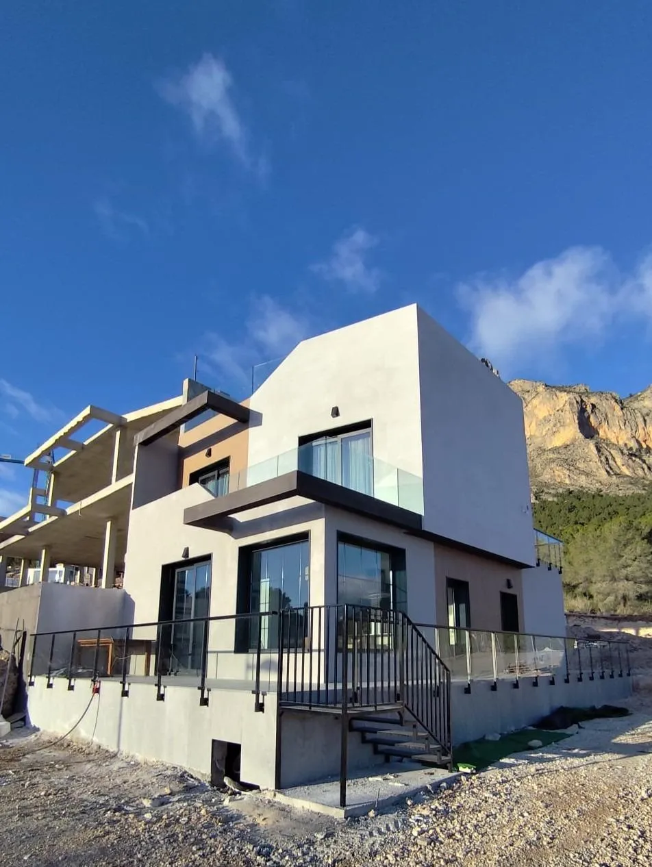 Half-vrijstaande woning te koop in Polop, Alicante, Spanje