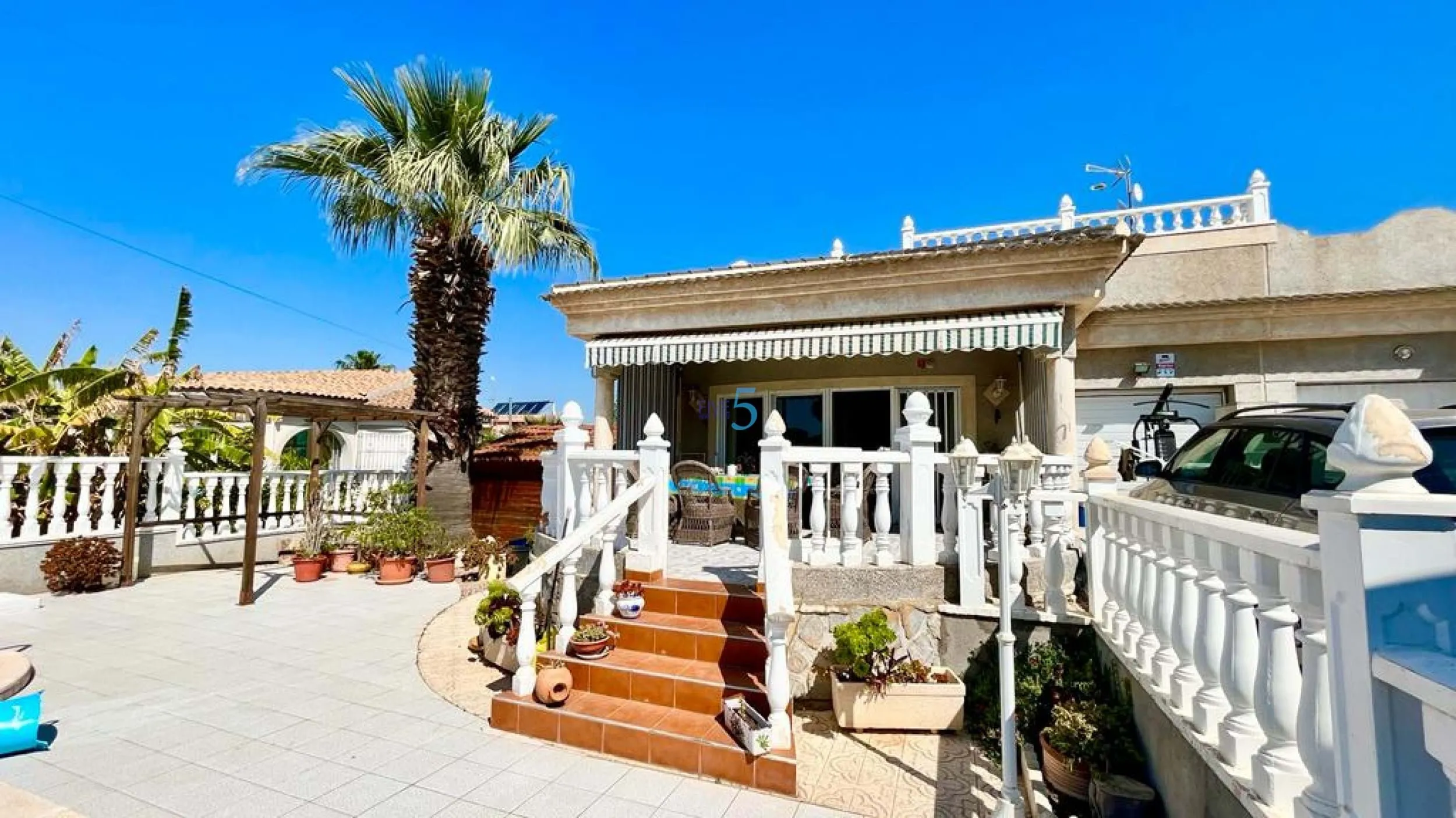 Half-vrijstaande woning te koop in Torrevieja, Alicante, Spanje