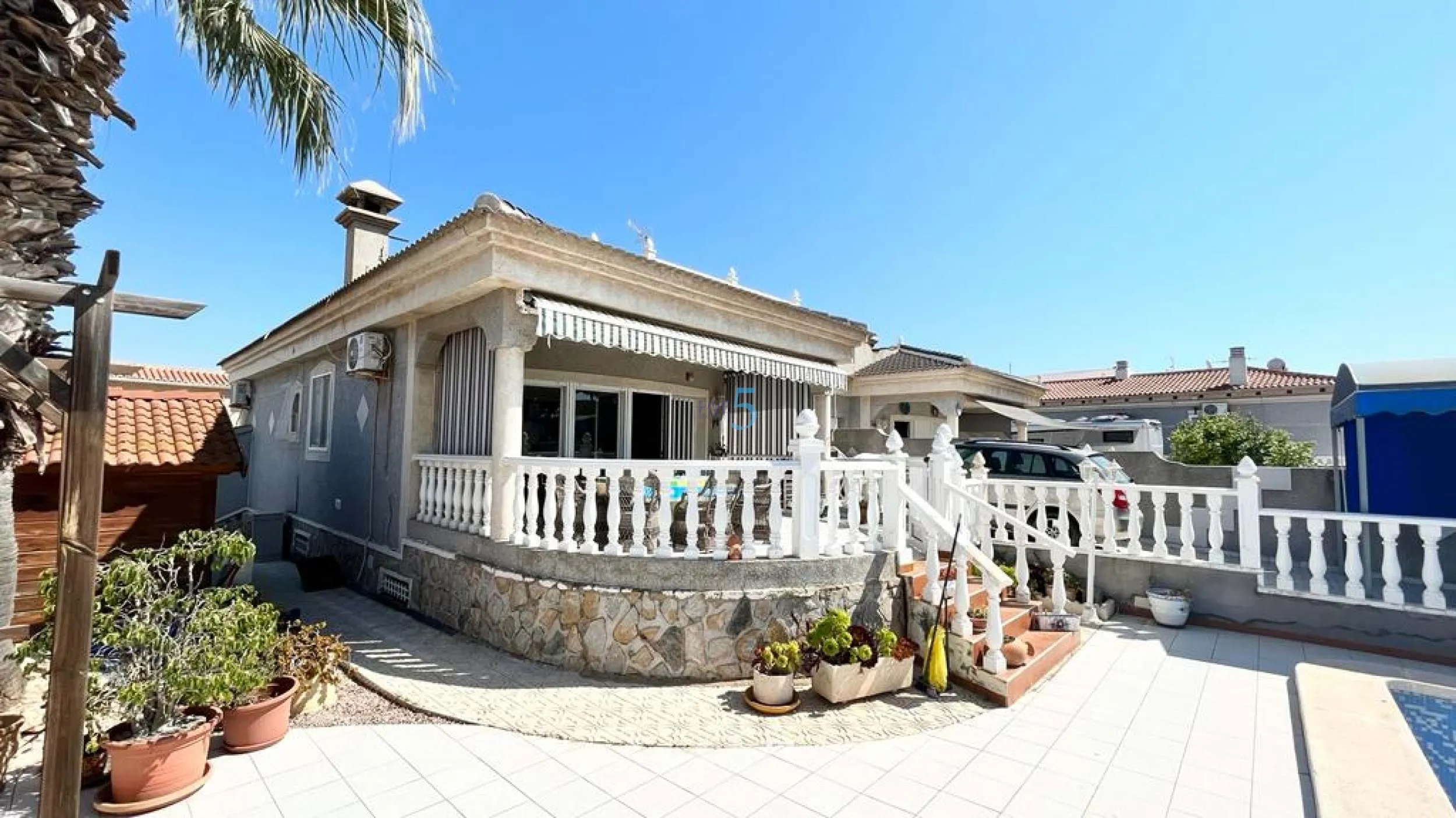 Half-vrijstaande woning te koop in Torrevieja, Alicante, Spanje