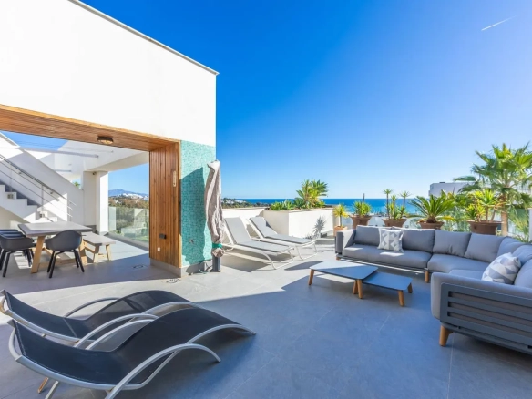 Penthouse te koop in Casares Playa, Malaga, Spanje