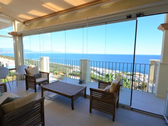 Penthouse te koop in La Duquesa, Malaga, Spanje