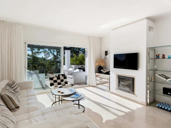 Penthouse te koop in Nueva Andalucia, Malaga, Spanje