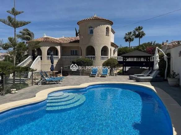 Villa te koop in Alicante, Costa Blanca South (Alicante), Spanje
