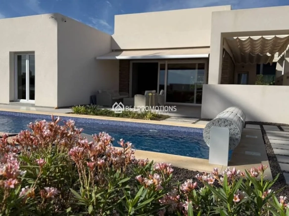 Villa te koop in Alicante, Costa Blanca South (Alicante), Spanje