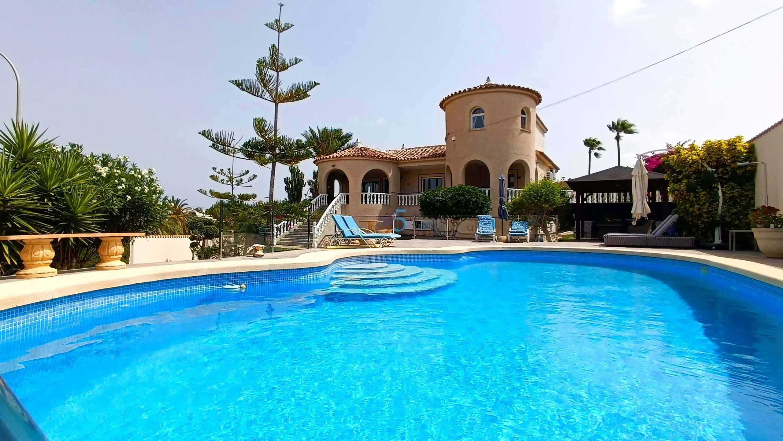 Villa te koop in Almoradi, Alicante, Spanje