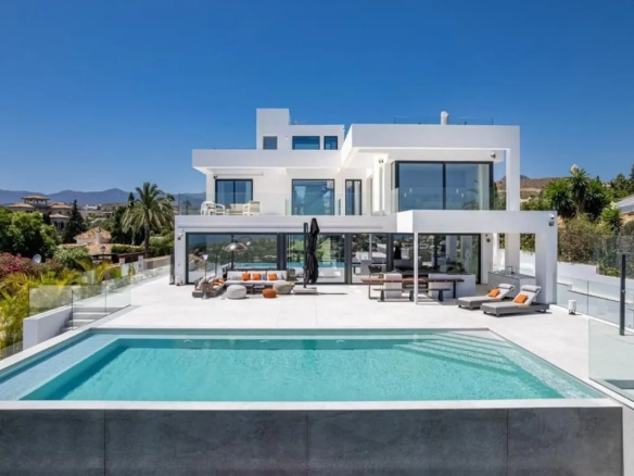 Villa te koop in Benahavis, Malaga, Spanje