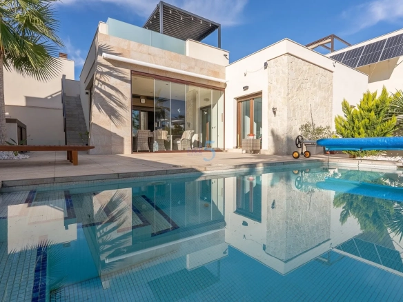Villa te koop in Benijofar, Alicante, Spanje