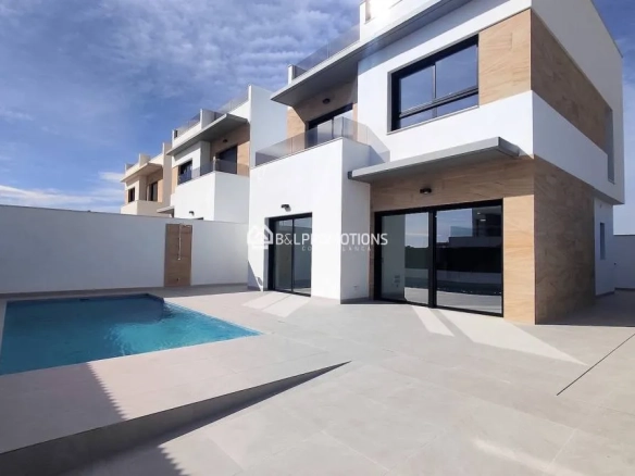 Villa te koop in Benijofar, Costa Blanca South (Alicante), Spanje