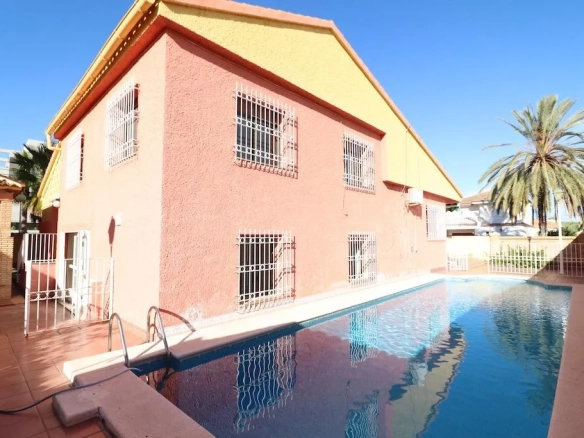 Villa te koop in Cabo Roig, Alicante, Spanje