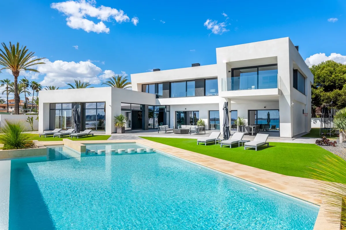 Villa te koop in Cabo Roig, Alicante, Spanje