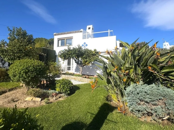 Villa te koop in Casares Playa, Malaga, Spanje