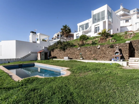 Villa te koop in El Faro, Malaga, Spanje