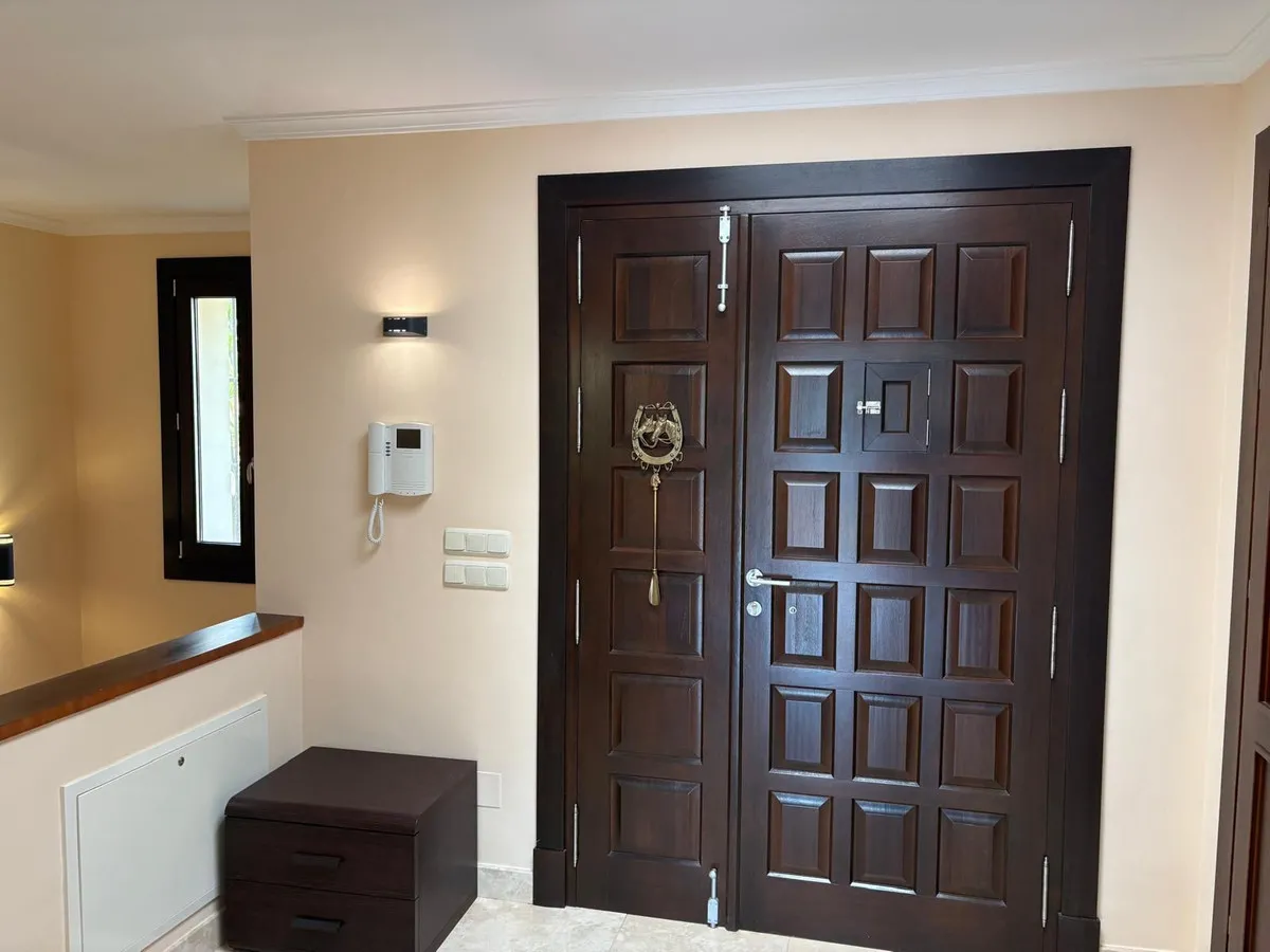 Villa te koop in El Paraiso, Malaga, Spanje