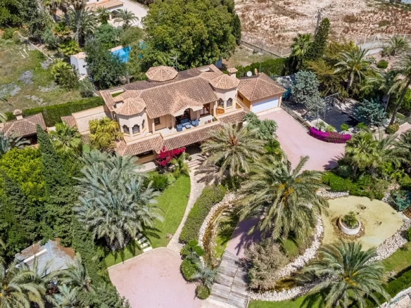 Villa te koop in Elche, Alicante, Spanje