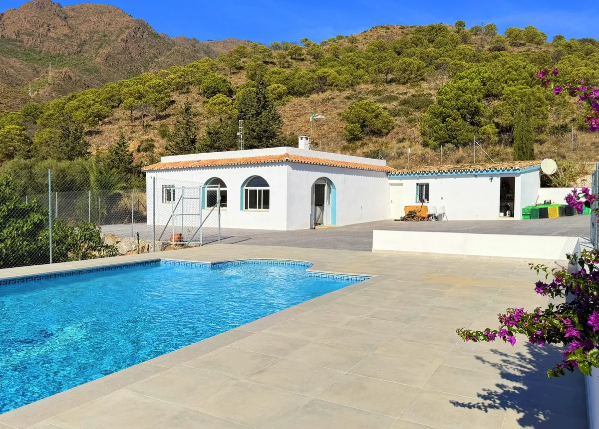 Villa te koop in Estepona, Malaga, Spanje