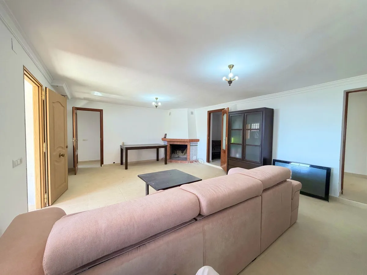 Villa te koop in Estepona, Malaga, Spanje