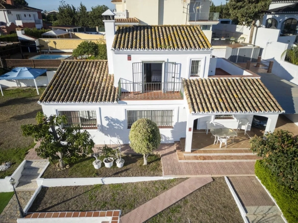 Villa te koop in Estepona, Malaga, Spanje