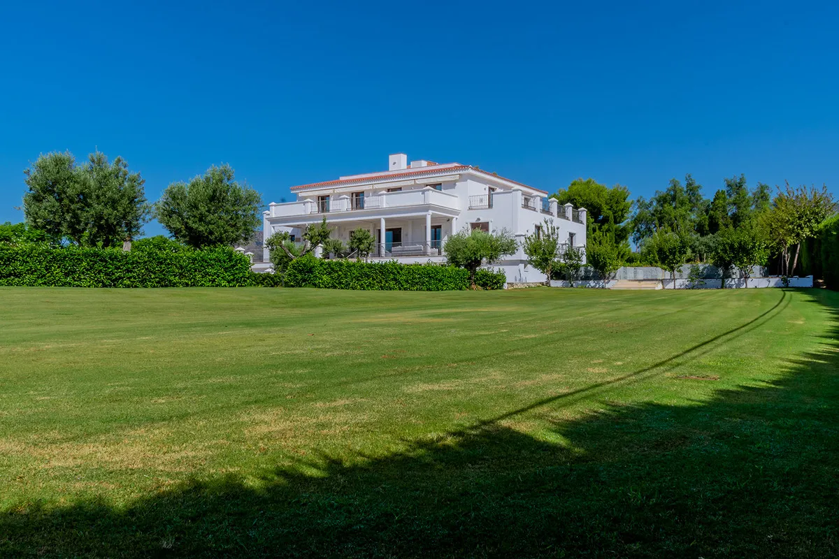 Villa te koop in Guadalmina Alta, Malaga, Spanje Villa te koop in Guadalmina Alta, Malaga, Spanje