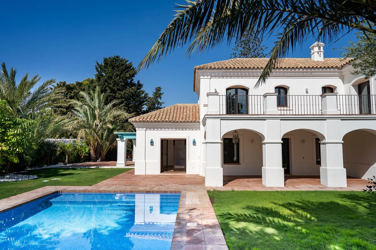 Villa te koop in Guadalmina Baja, Malaga, Spanje Villa te koop in Guadalmina Baja, Malaga, Spanje