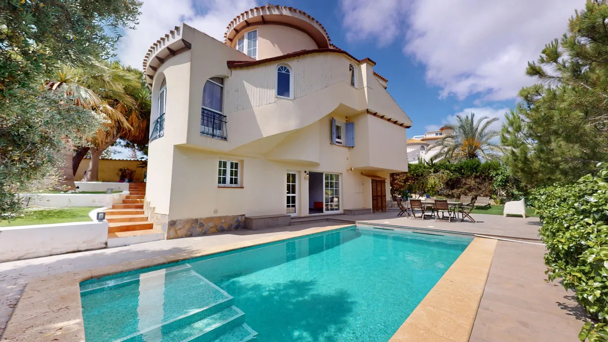 Villa te koop in La Zenia, Alicante, Spanje