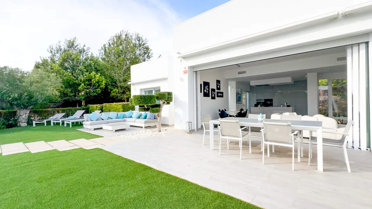 Villa te koop in Las Colinas Golf Resort, Alicante, Spanje