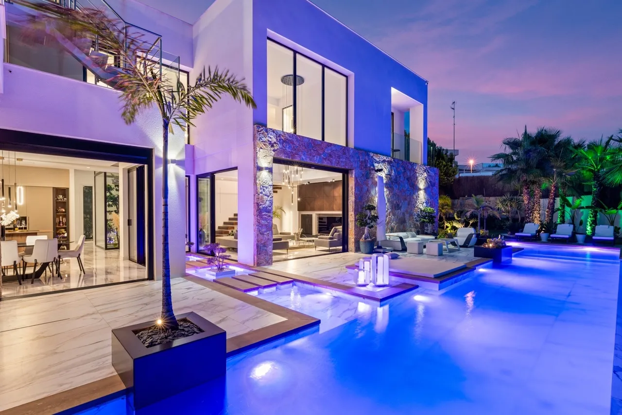 Villa te koop in Las Colinas Golf Resort, Alicante, Spanje