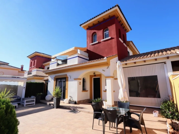 Villa te koop in Lomas de Cabo Roig, Alicante, Spanje