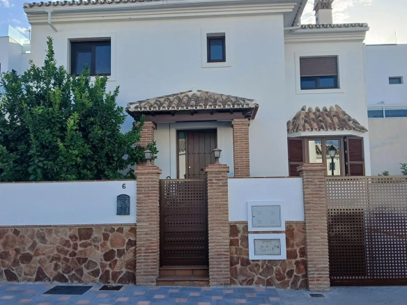 Villa te koop in Los Pacos, Malaga, Spanje