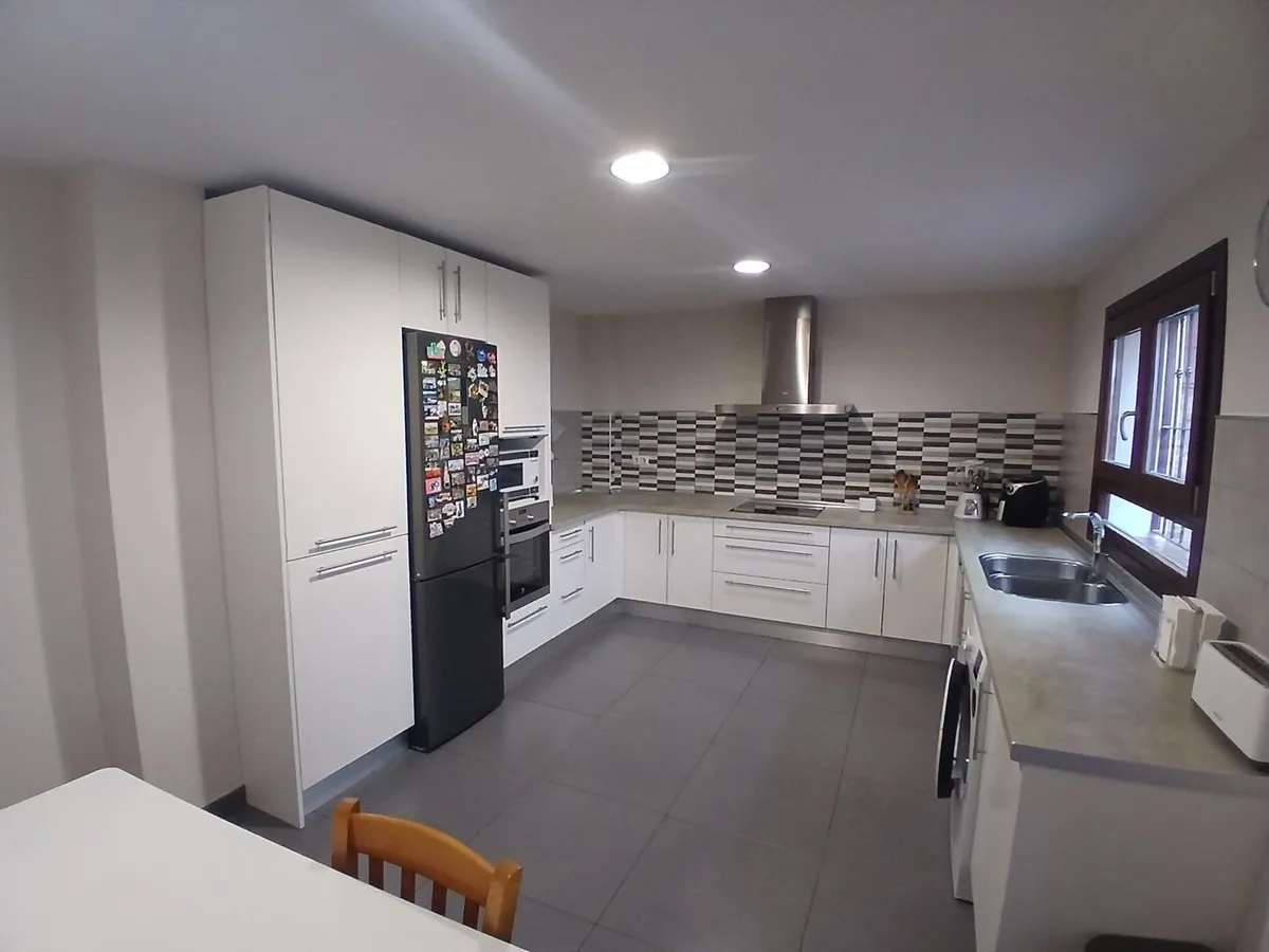 Villa te koop in Los Pacos, Malaga, Spanje Villa te koop in Los Pacos, Malaga, Spanje