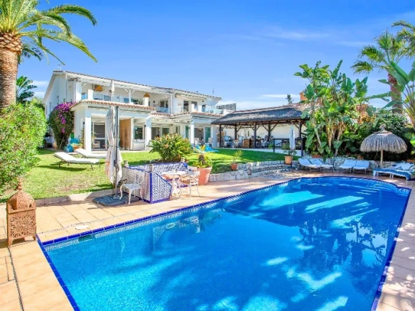 Villa te koop in Marbesa, Malaga, Spanje