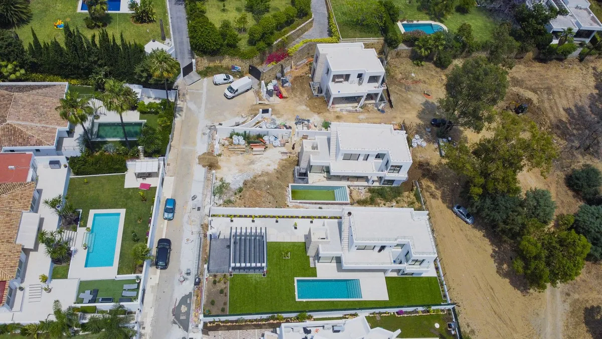 Villa te koop in New Golden Mile, Malaga, Spanje