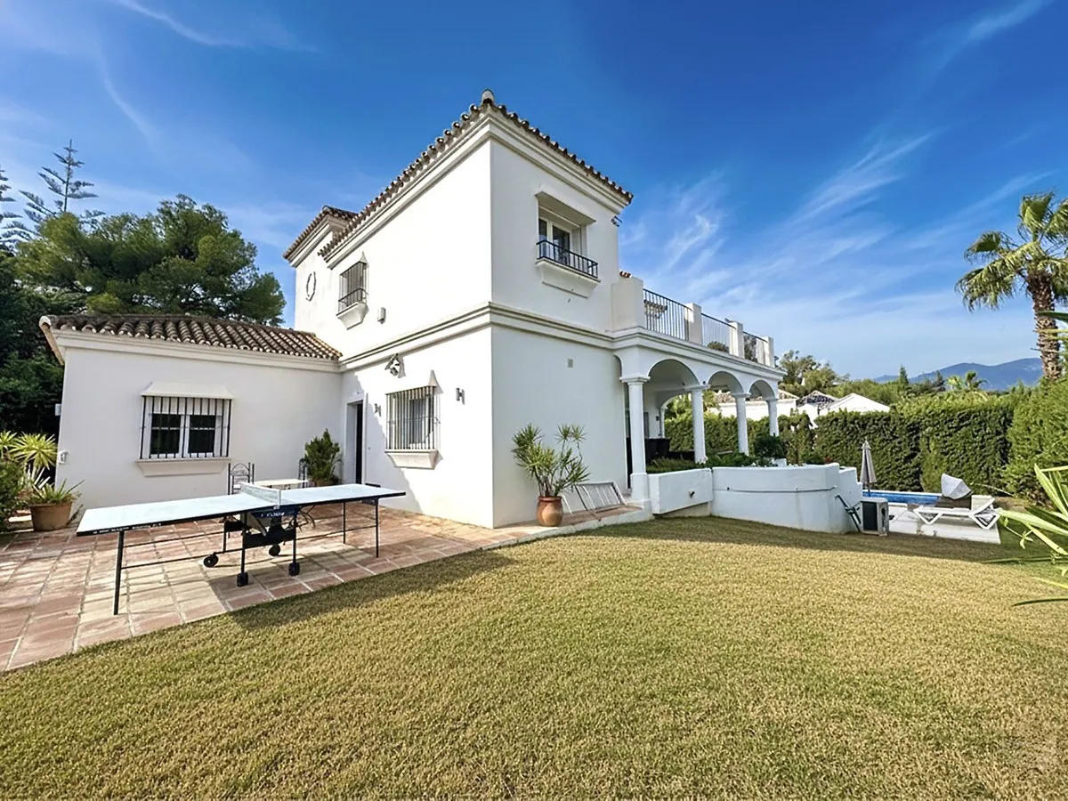 Villa te koop in Nueva Andalucia, Malaga, Spanje