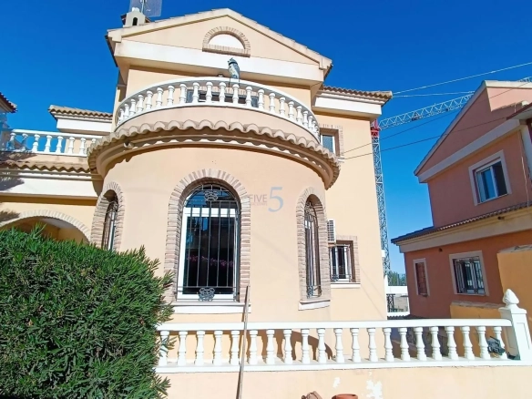 Villa te koop in Orihuela, Alicante, Spanje