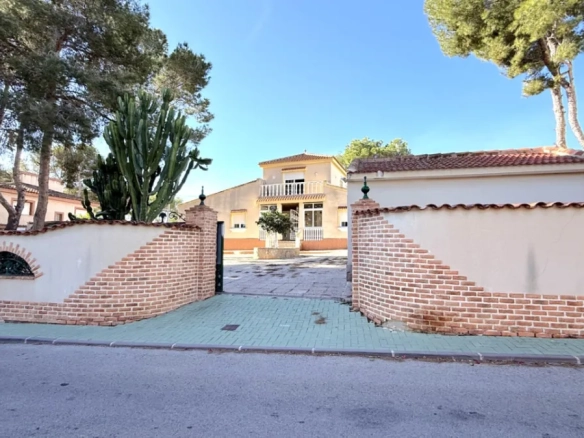 Villa te koop in Pilar de la Horadada, Alicante, Spanje