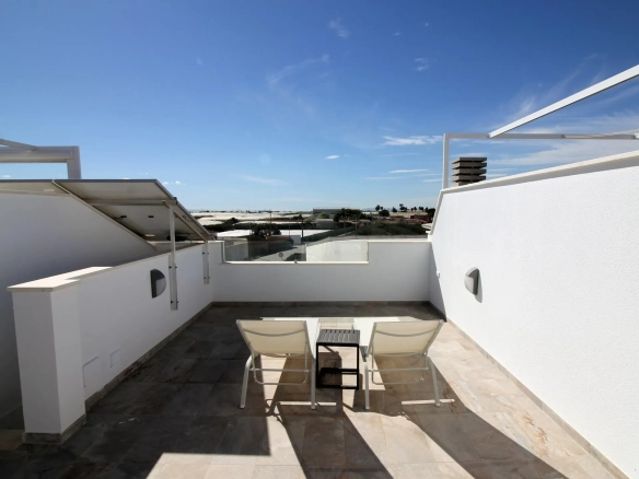 Villa te koop in Pilar de la Horadada, Alicante, Spanje