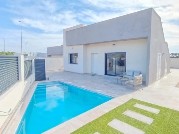 Villa te koop in Pilar de la Horadada, Alicante, Spanje