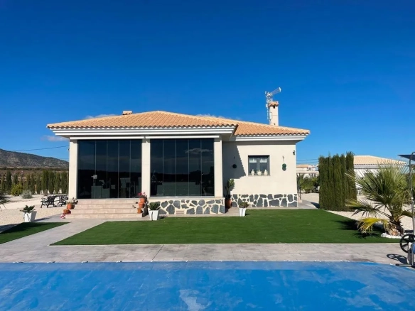 Villa te koop in Pinoso, Alicante, Spanje
