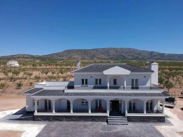 Villa te koop in Pinoso/El Pinós, Alicante, Spanje