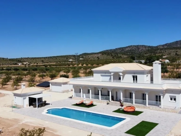 Villa te koop in Pinoso/El Pinós, Alicante, Spanje